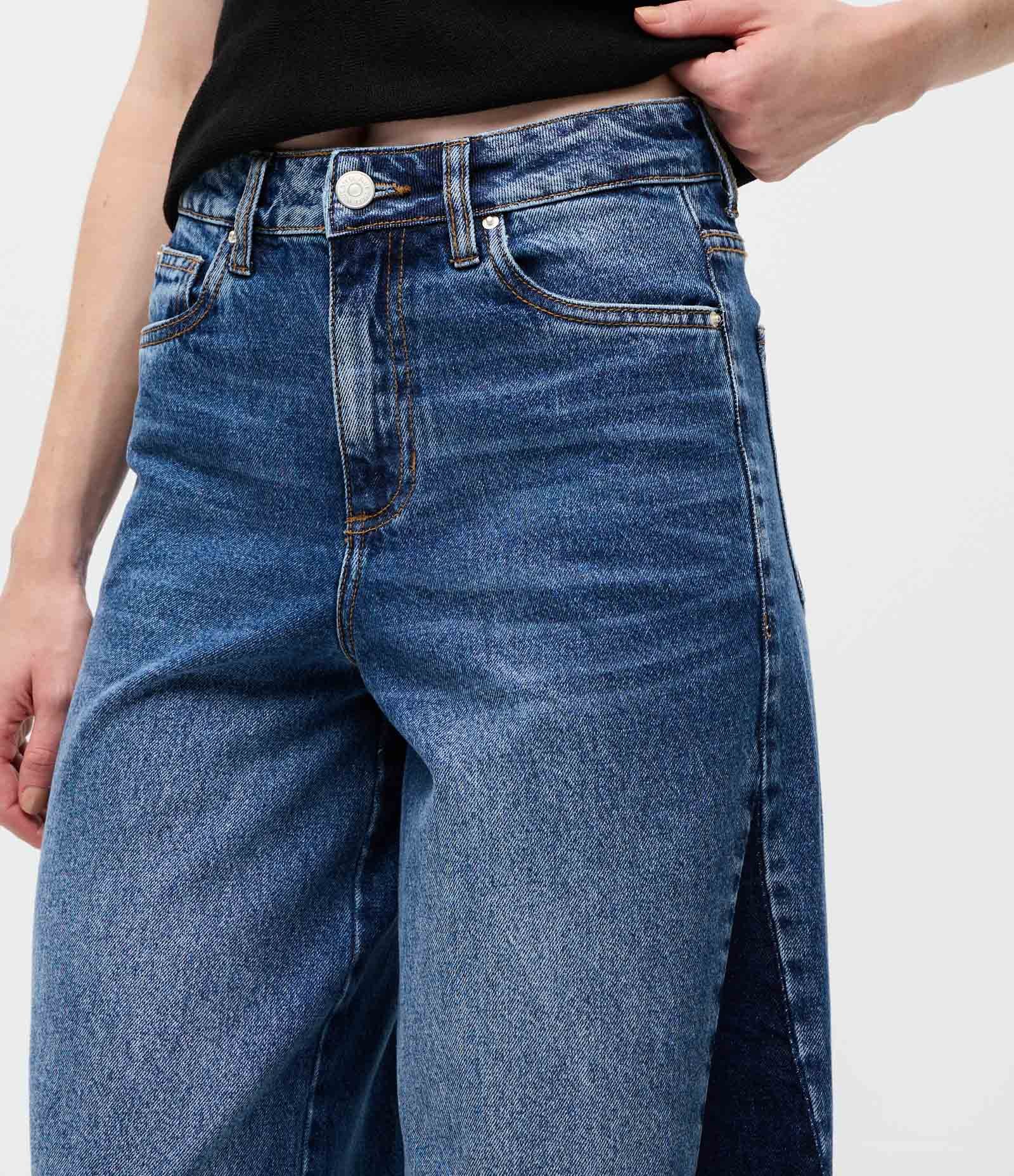 Calça Wide Leg em Jeans com Recorte Lateral e Cintura Média Azul 4