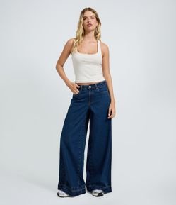 Calça Super Wide em Jeans com Cintura Média e Barra Desfeita