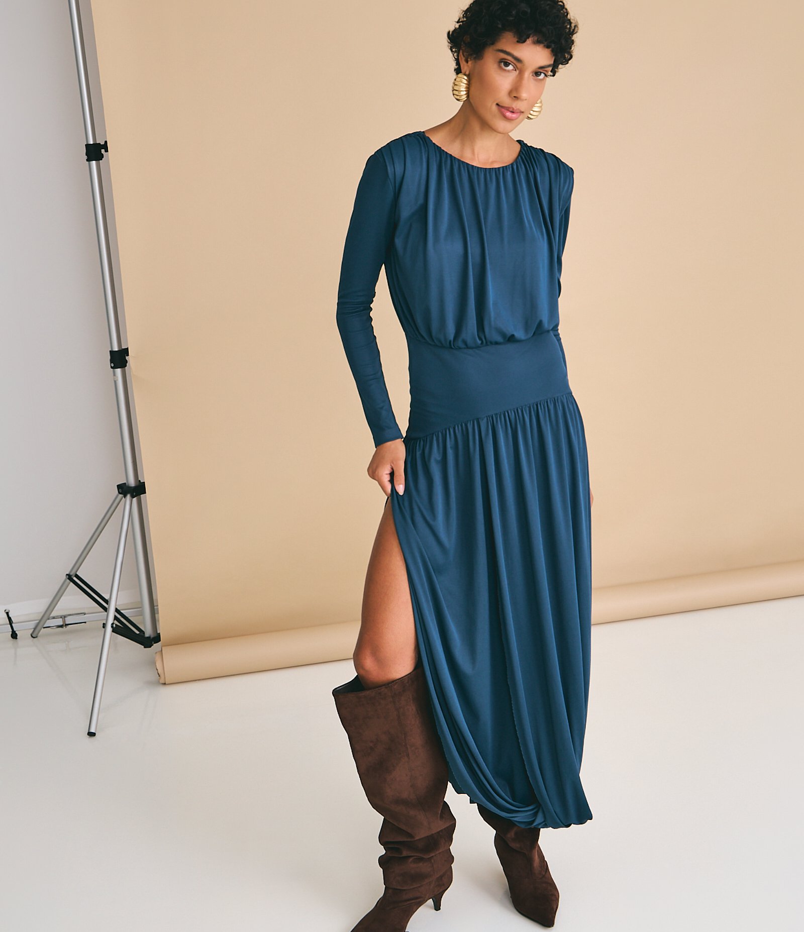 Vestido Longo Transpassado em Ribana Azul 2