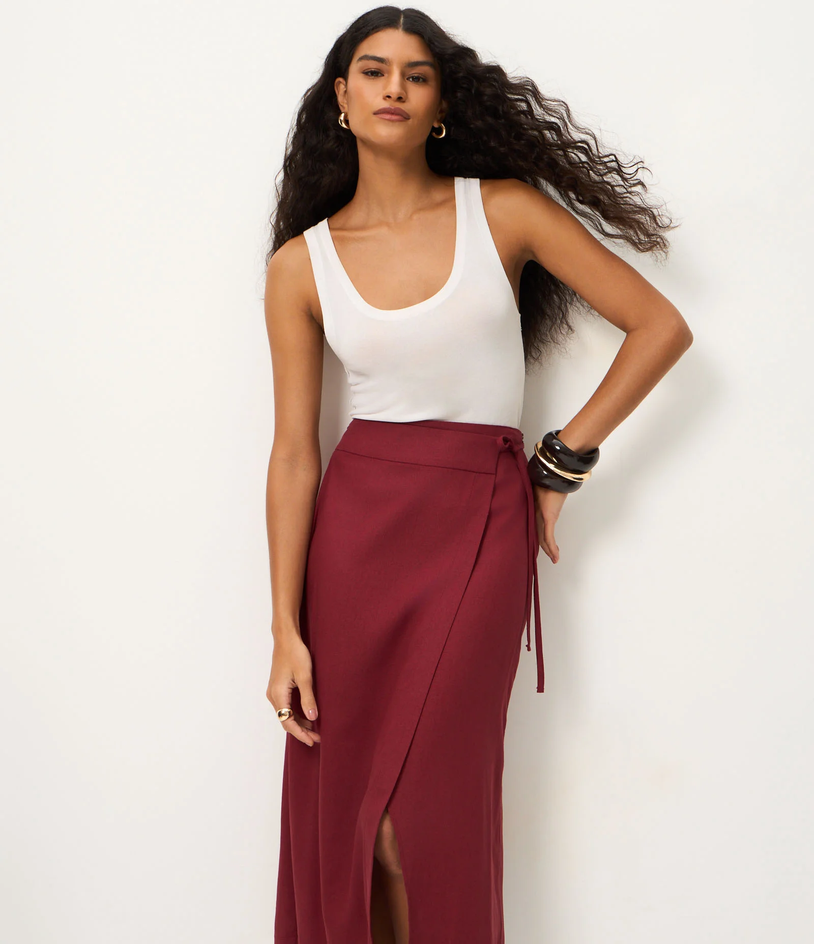 Saia Midi Envelope em Viscolinho com Fenda Bordô 2