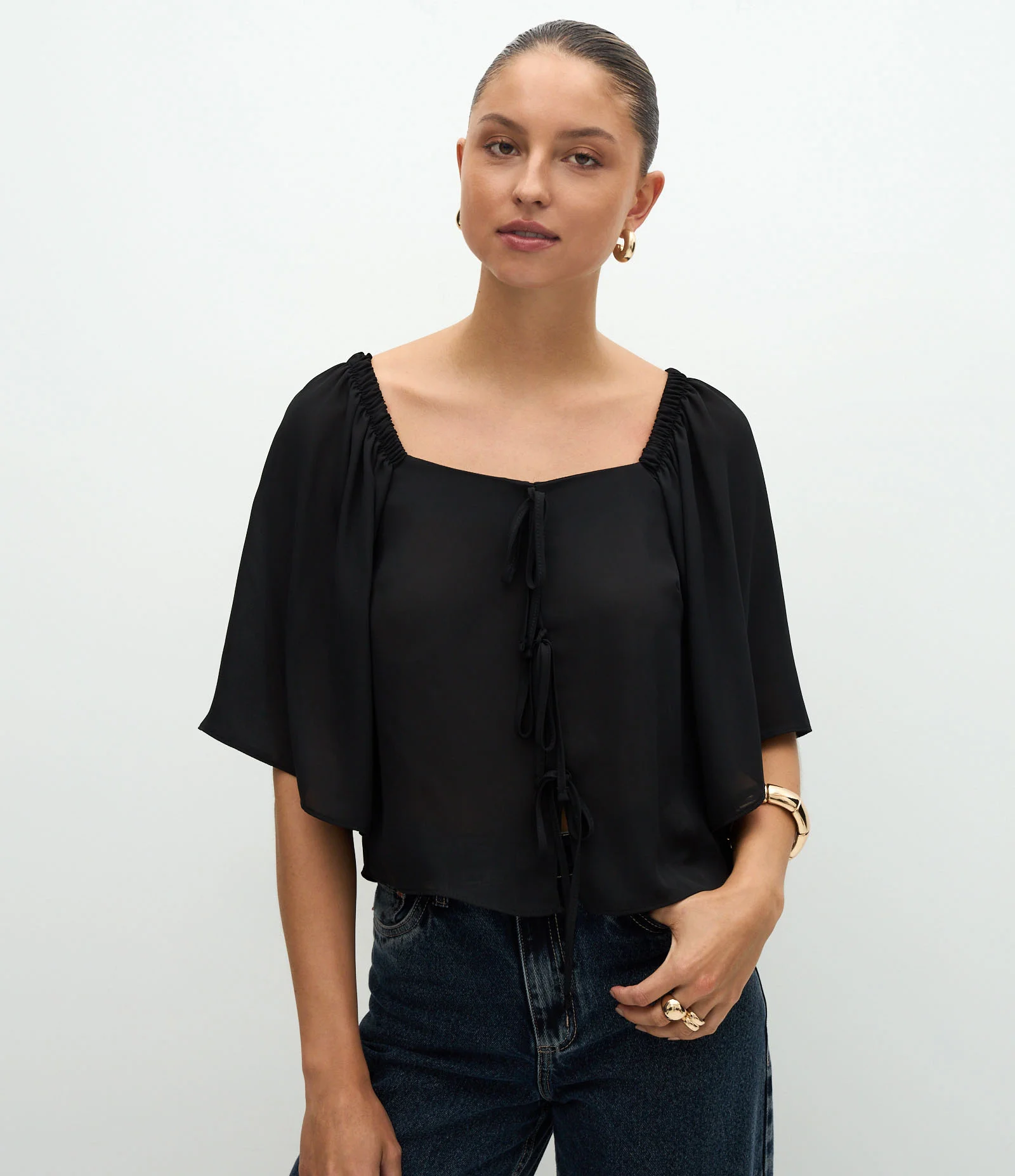 Blusa Manga Curta em Crepe com Amarração Preto 1