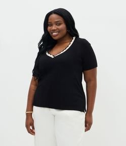Blusa em Viscolycra com Gola de Ondinha Curve & Plus Size