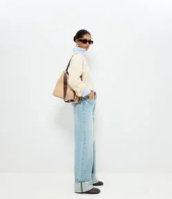 Calça Wide em Jeans com Barra Dobrada e Cintura Alta