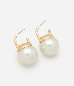 Brinco Botão de Pérola com Base Metalizada