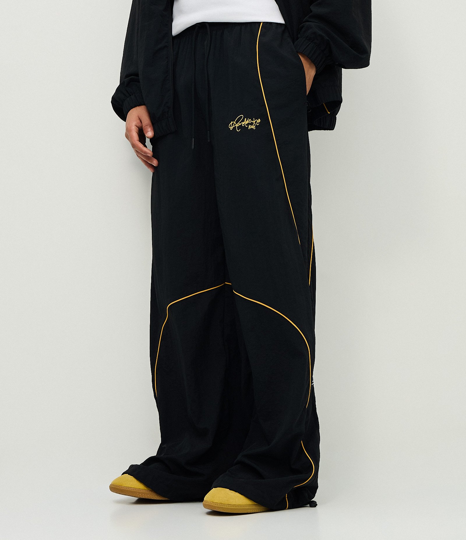 Calça em Microfibra Estampa Ronaldinho com Piping Contrastante Preto 4