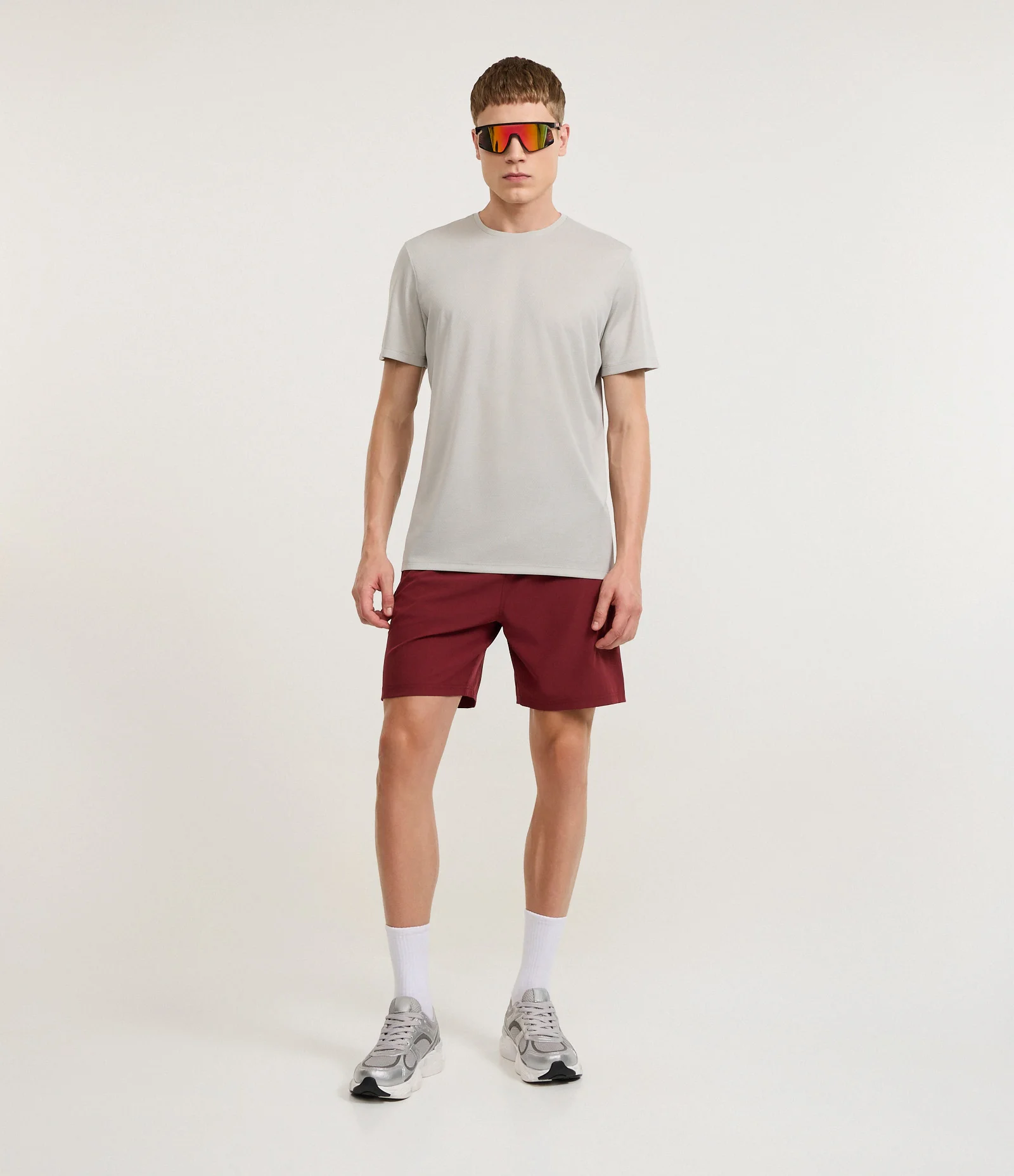 Camiseta Lisa em Tecnologia Dry com Detalhe Refletivo Cinza claro 2