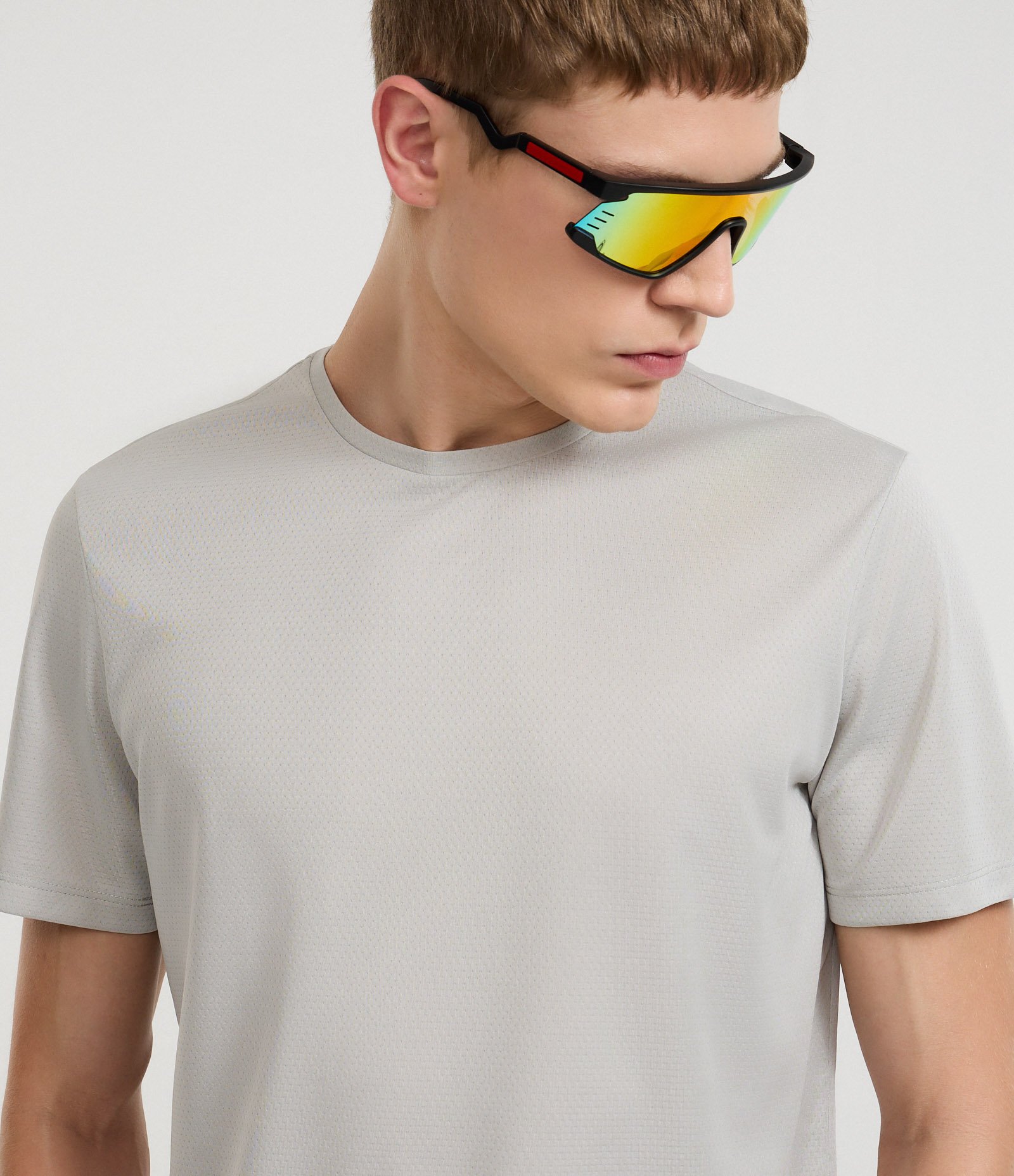 Camiseta Lisa em Tecnologia Dry com Detalhe Refletivo Cinza claro 3