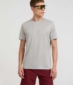 Camiseta Lisa em Tecnologia Dry com Detalhe Refletivo