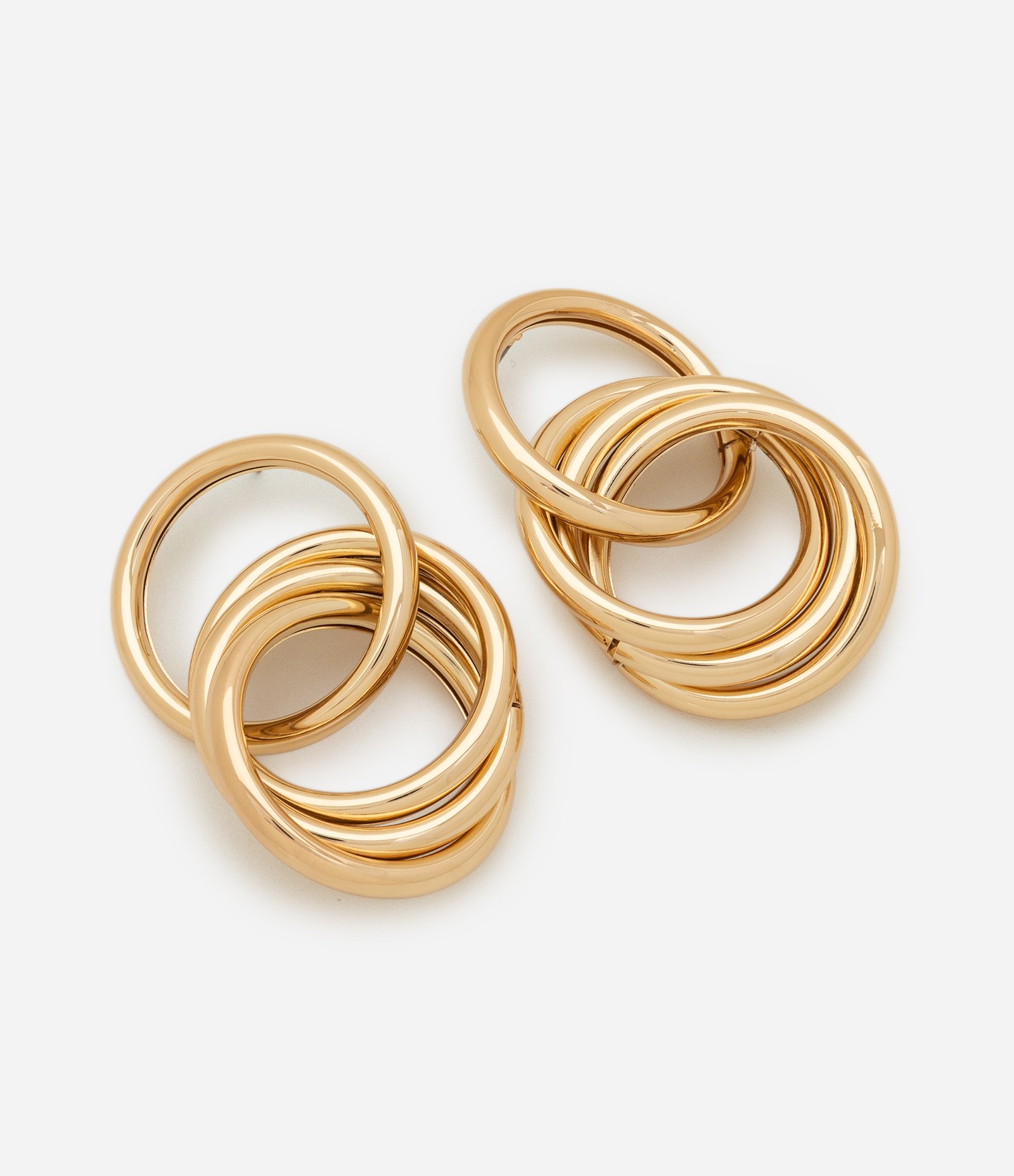 Brinco Médio com Pingente de Nó Dourado 1