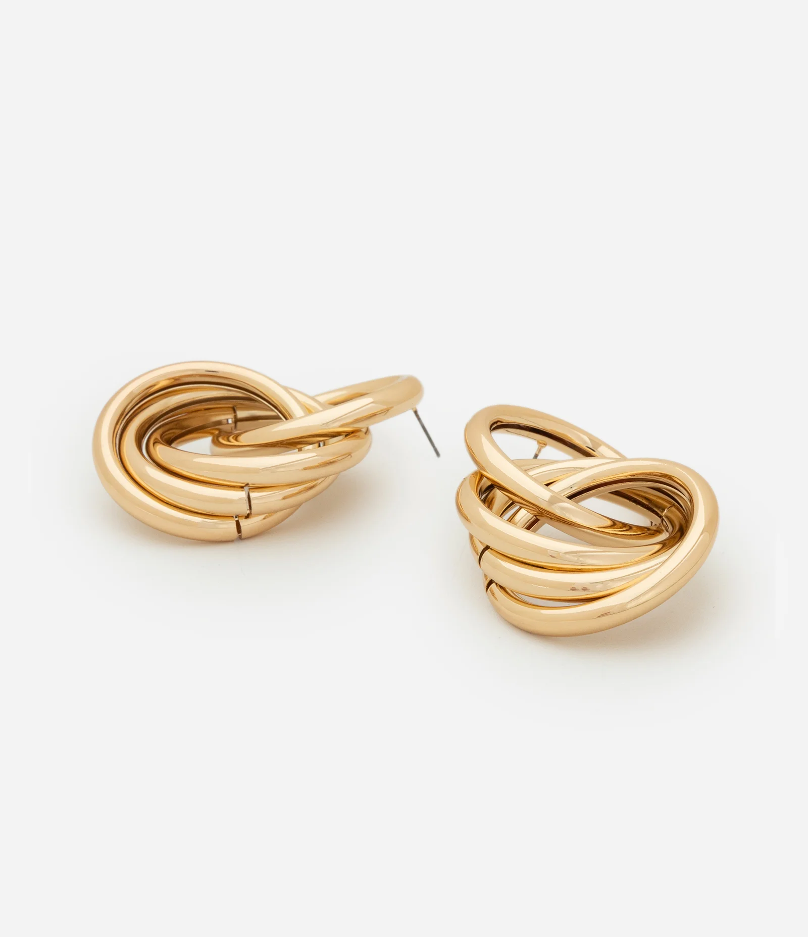 Brinco Médio com Pingente de Nó Dourado 2