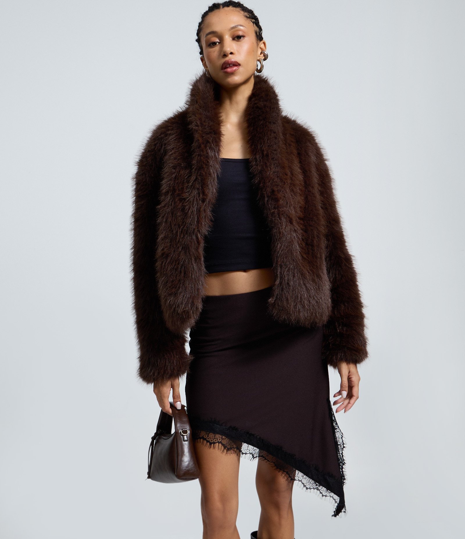 Saia em Crepe com Barra Assimétrica Rendada Marrom 2