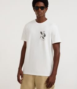 Camiseta Manga Curta com Estampa Folhagem Caju