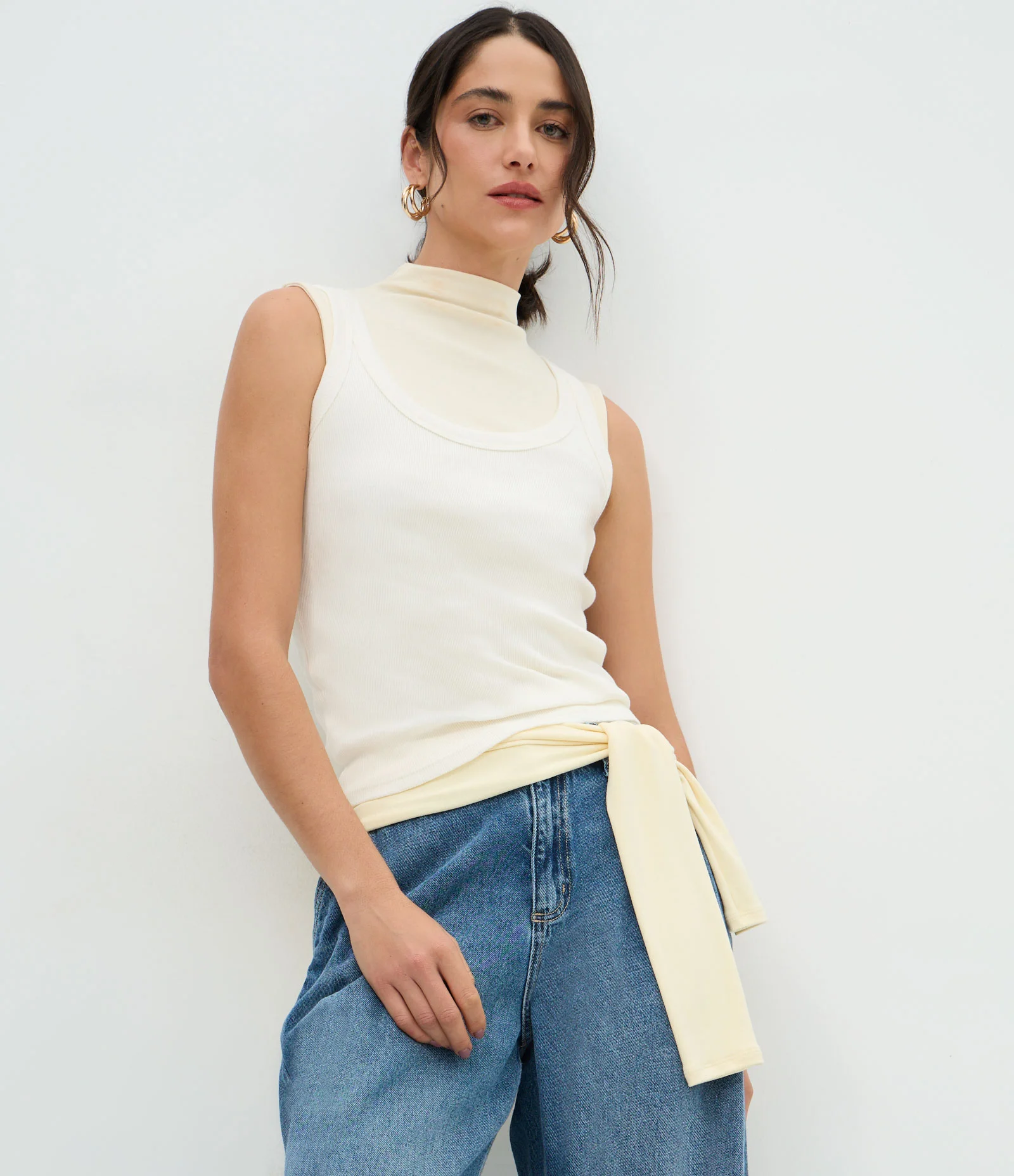 Blusa Regular em Modal com Gola Alta Off White 1