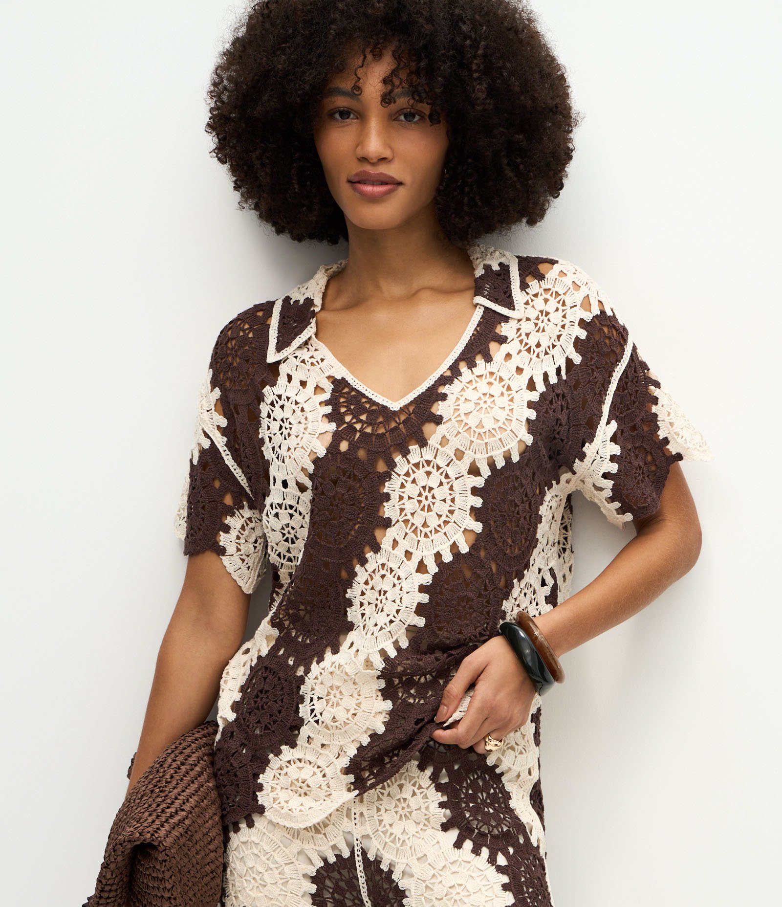 Blusa Alongada de Tricô com Mix em Pontos Efeito Crochê Marrom 1