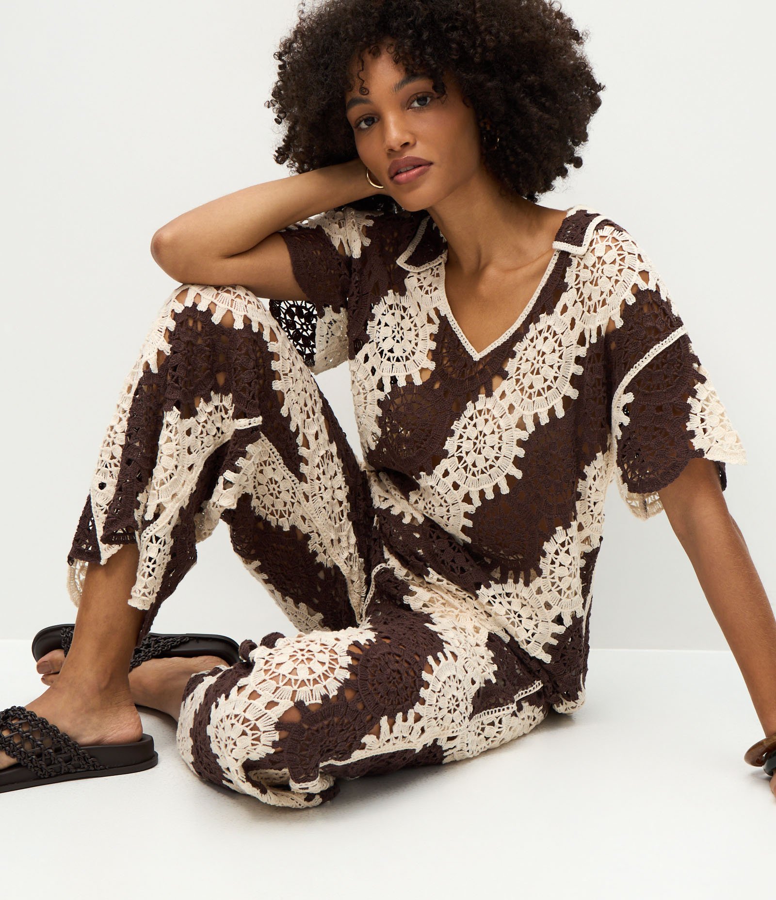 Calça Wide em Tricô Crochê Bicolor com Cós Elástico Marrom 5