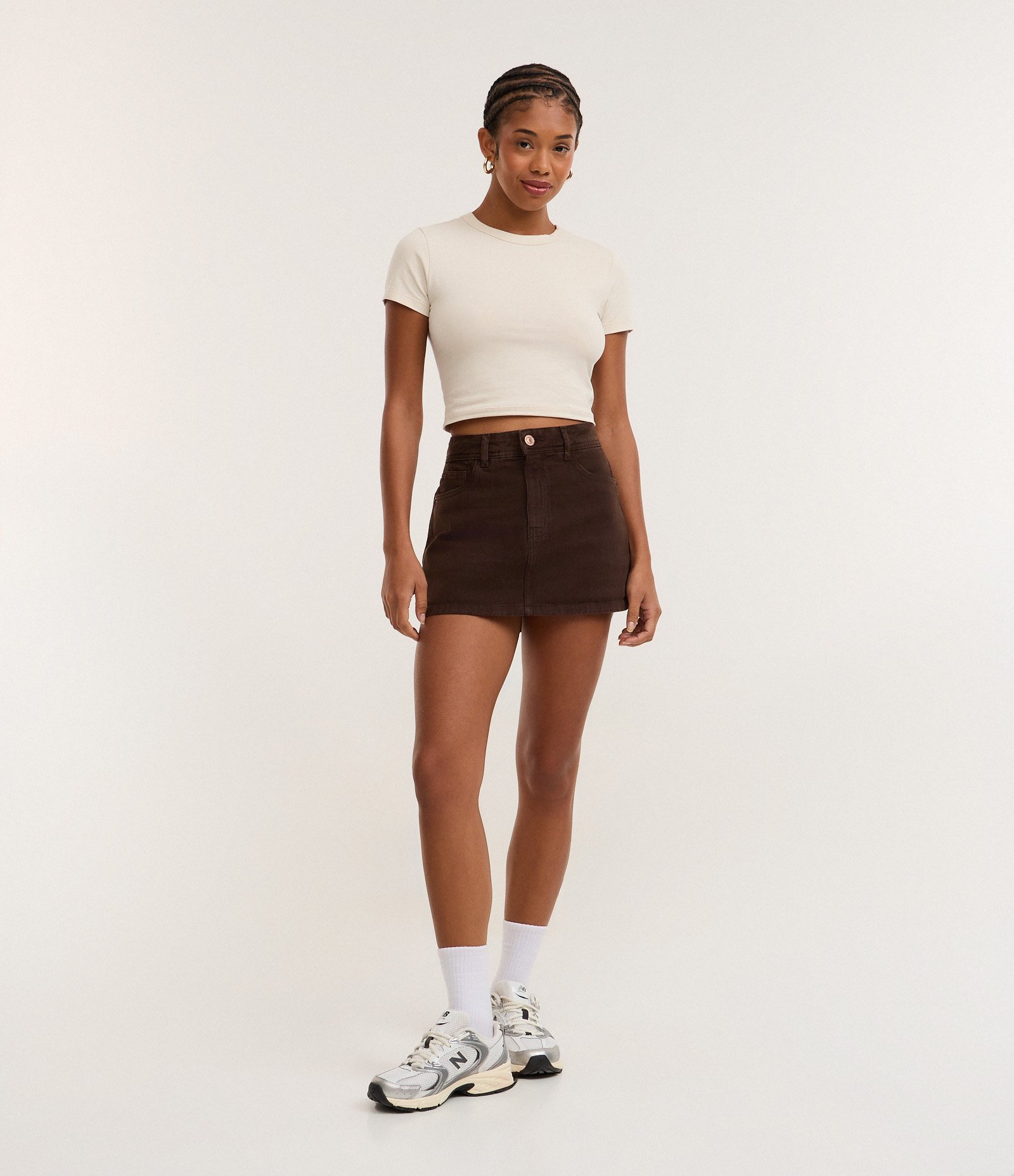 Blusa Baby Tee em Algodão com Cava Deslocada Bege 2