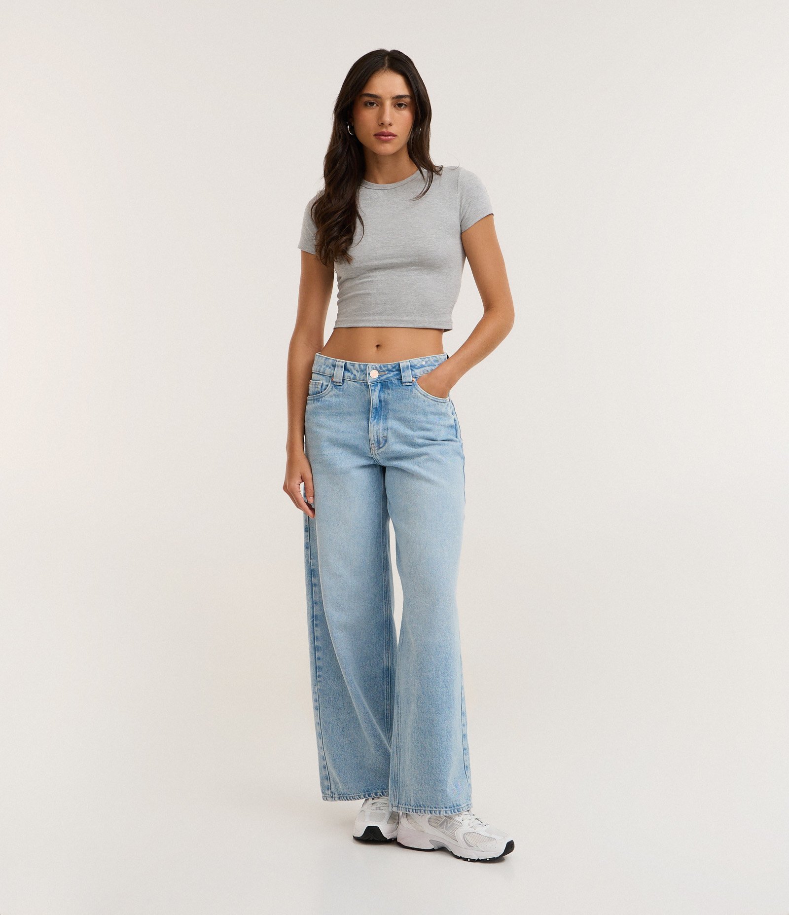 Blusa Baby Tee em Algodão com Cava Deslocada Cinza 2