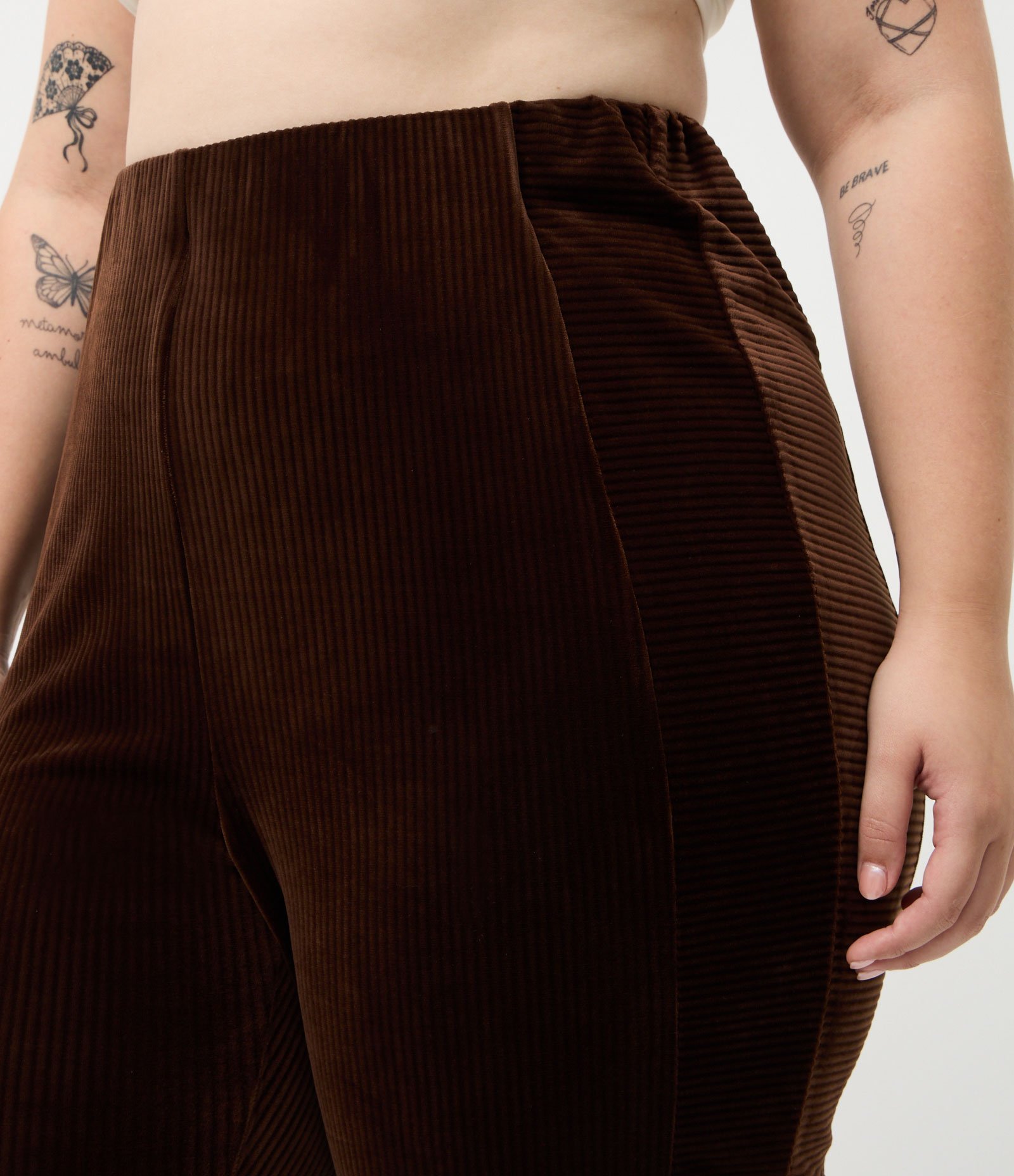 Calça Esportiva em Plush com Recortes Curve & Plus Size Marrom 4