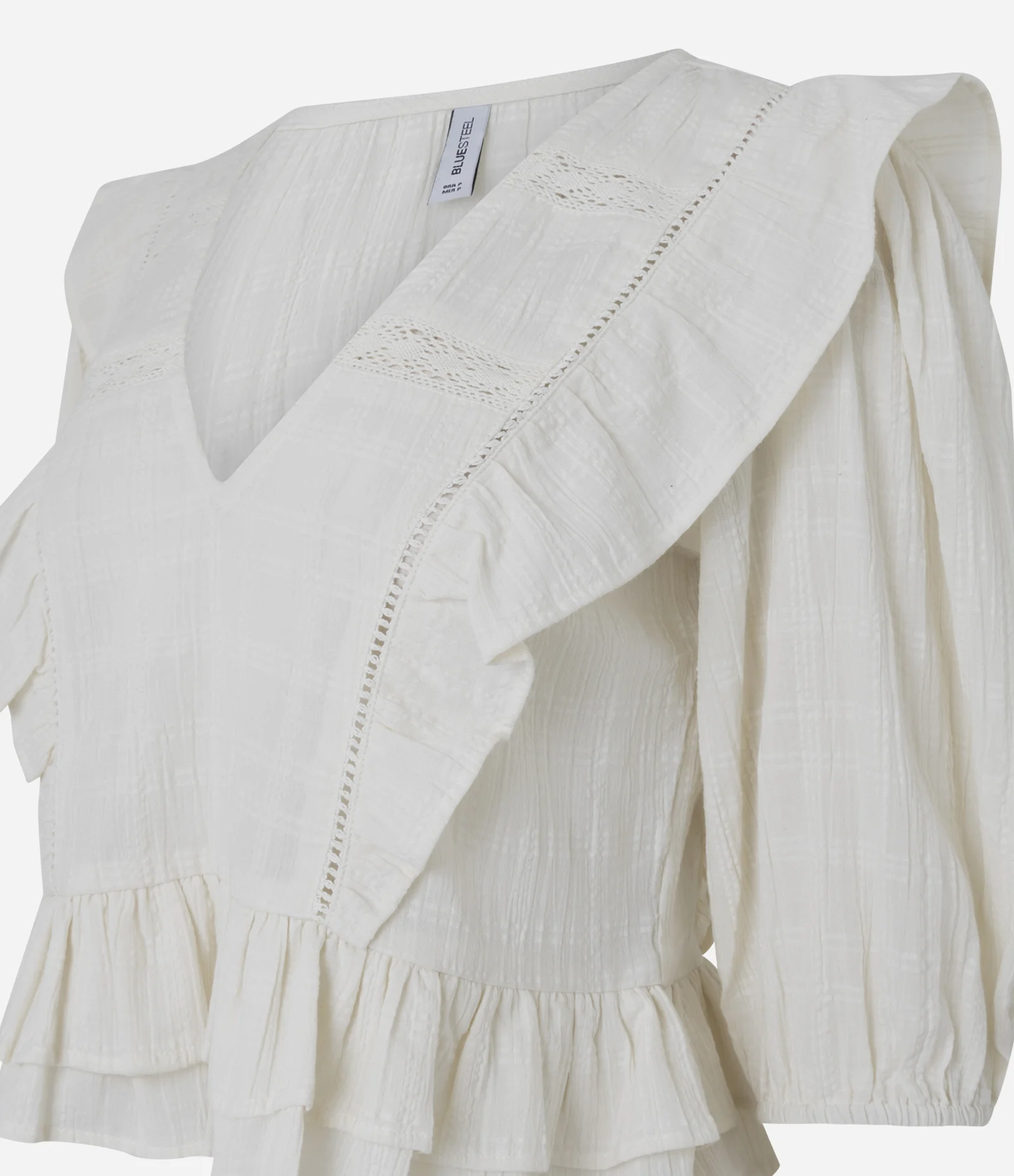 Blusa Curta Manga 3/4 com Detalhes em Renda e Babados Off White 2