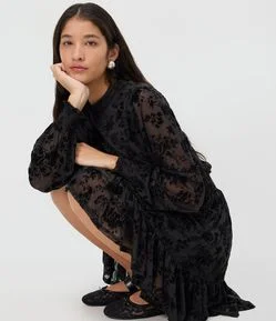 Vestido Curto em Tule Floral Flocado