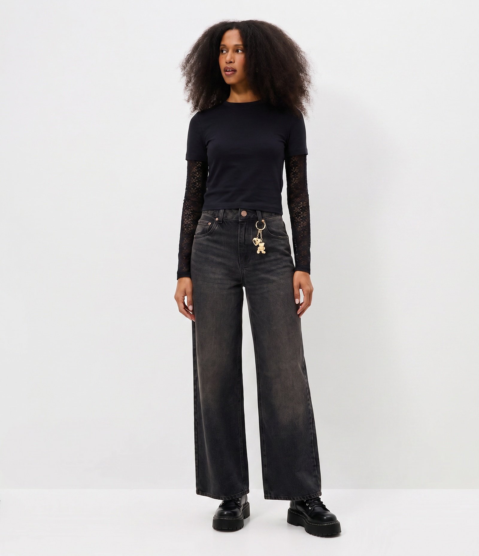 Blusa Baby Look com Sobreposição de Mangas em Renda Preto 1