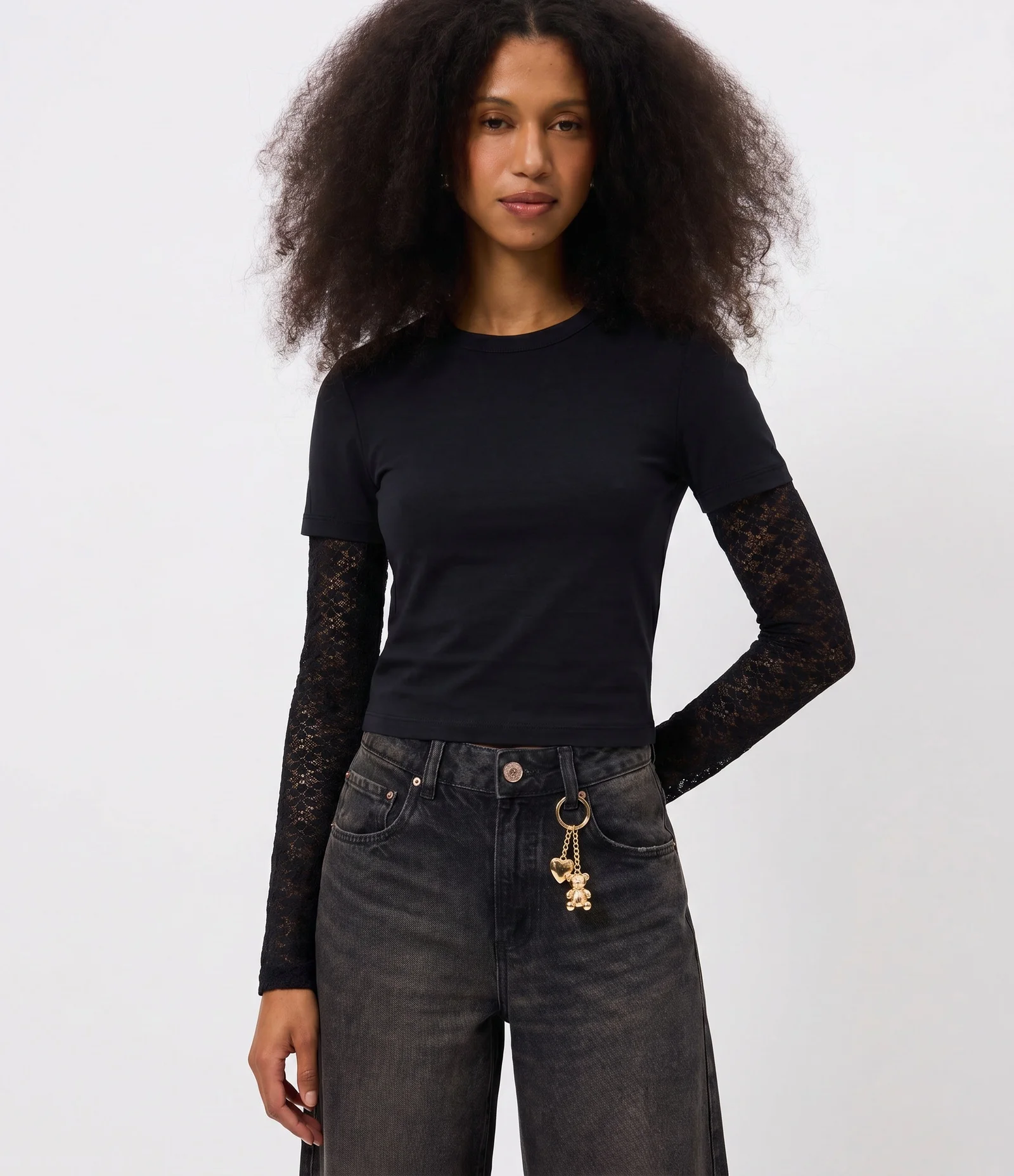 Blusa Baby Look com Sobreposição de Mangas em Renda Preto 2