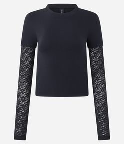 Blusa Baby Look com Sobreposição de Mangas em Renda