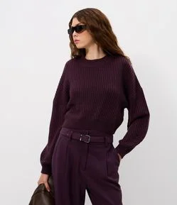 Blusa em Tricô com Gola Alta e Manga Ampla