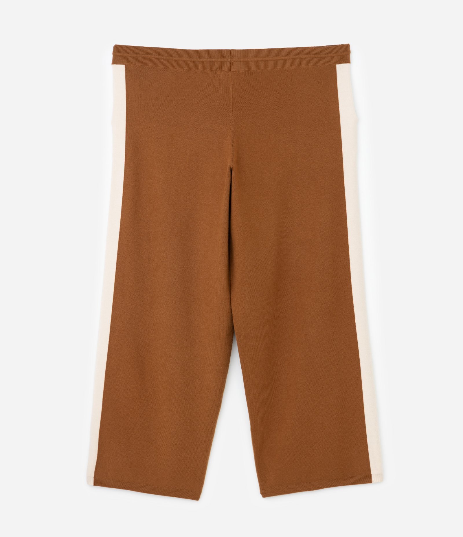 Calça Reta Esportiva em Microfibra com Detalhe Contrastante Marrom 6