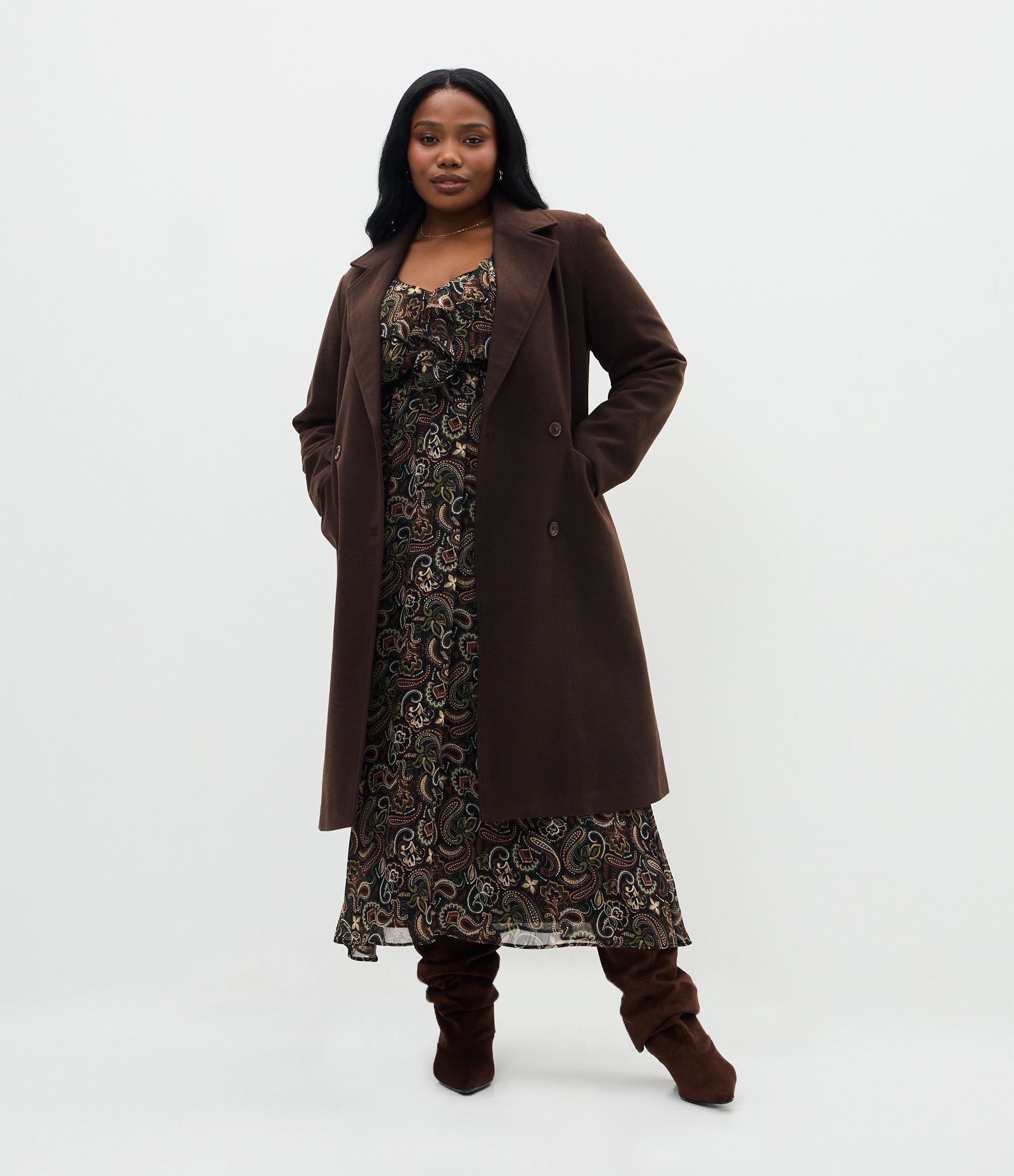 Jaqueta Pesada Polyvelour Tipo Sobretudo Curve & Plus Size Marrom 2