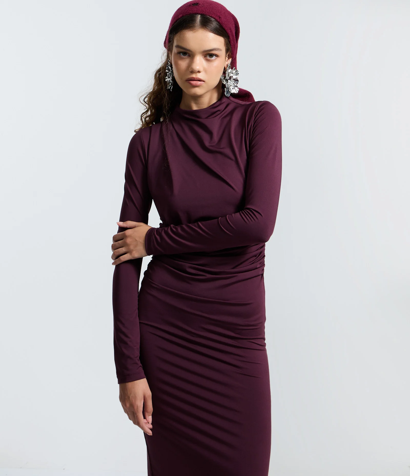 Vestido Midi com Pregas no Ombro e Fenda Lateral Bordo 2