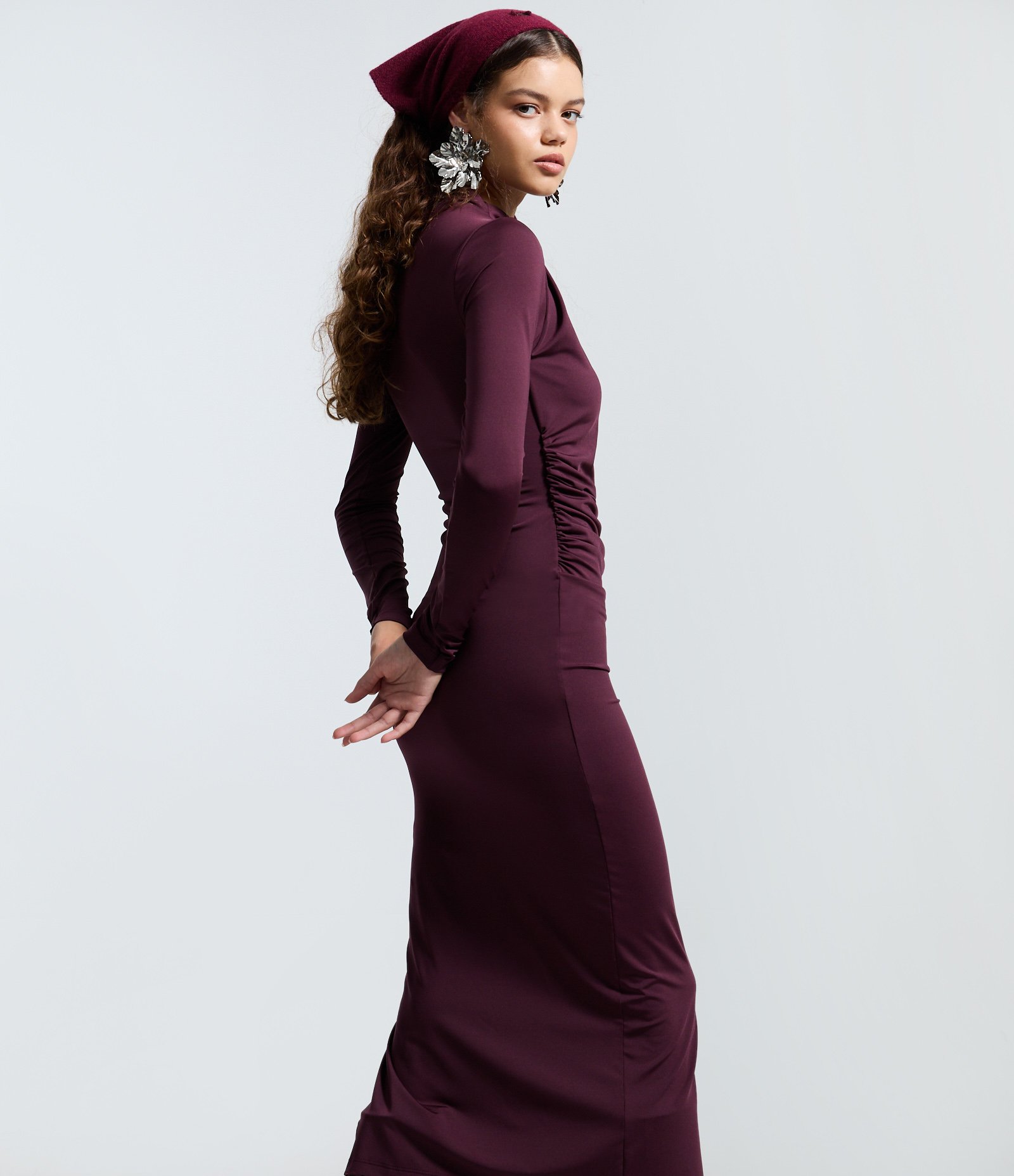 Vestido Midi com Pregas no Ombro e Fenda Lateral Bordo 3