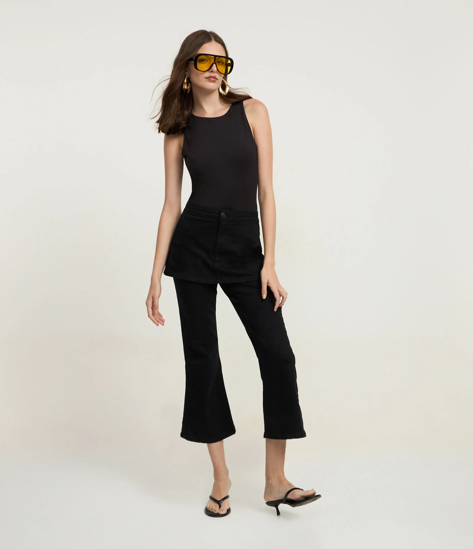 Calça Cropped em Jeans com Saia Sobreposta Preto 1