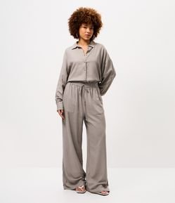 Calça Wide em Viscolinho com Cós Elástico e Amarração
