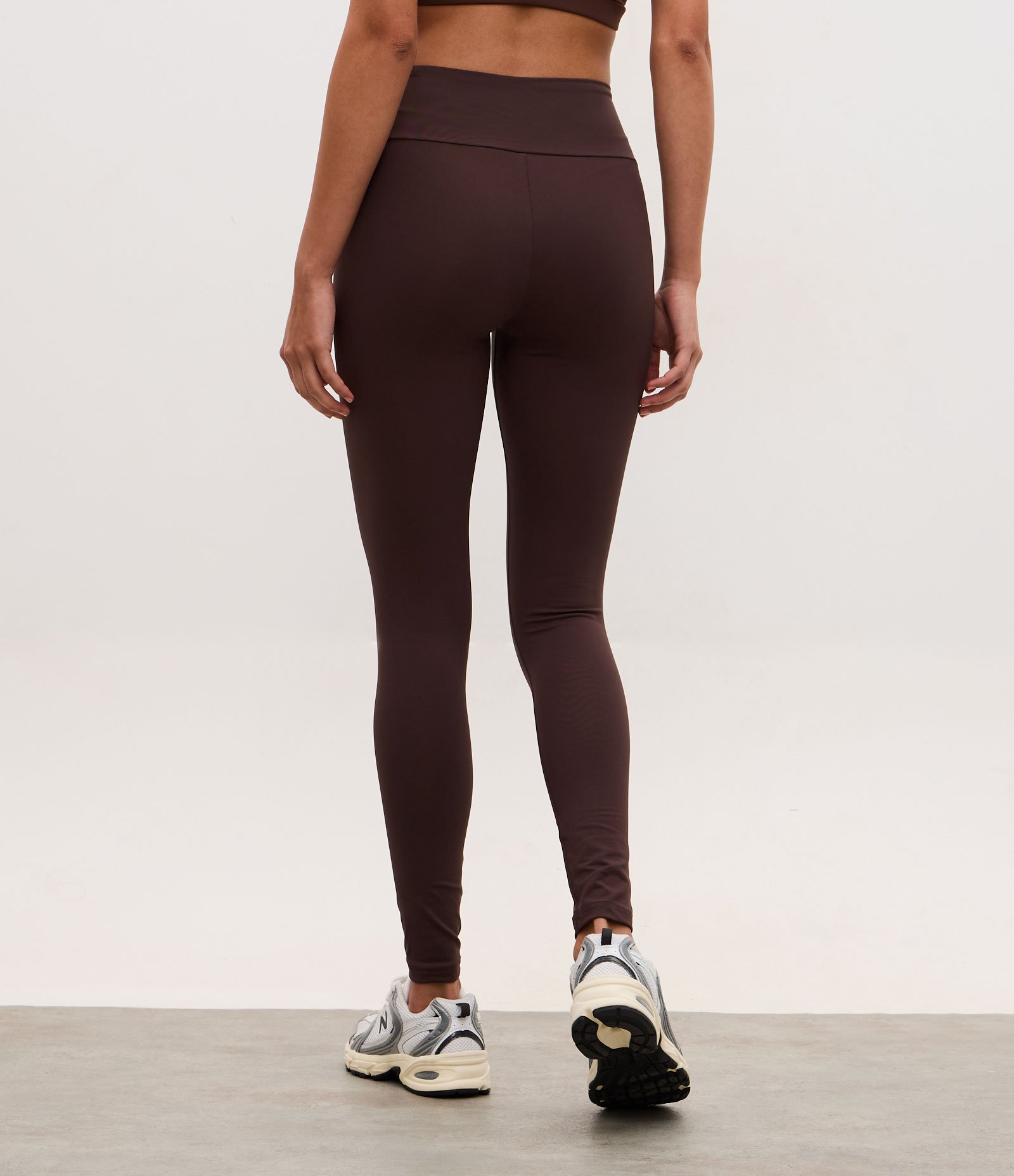 Calça Legging Esportiva em Poliamida com Cós Alto Marrom Médio 3