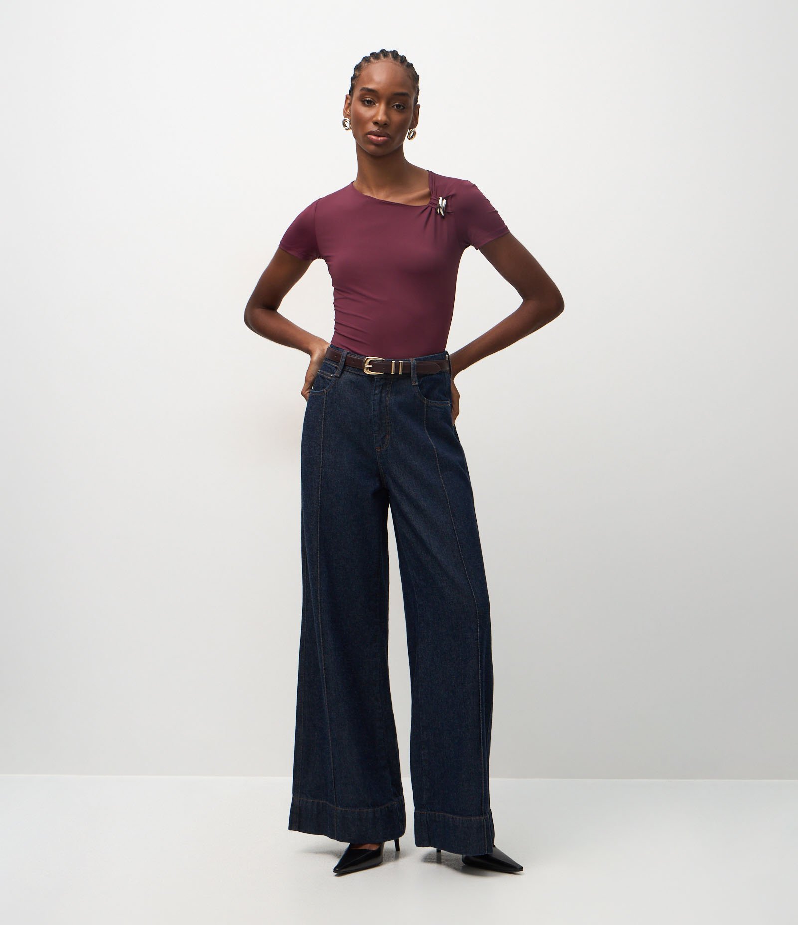 Blusa em Poliamida com Aviamento no Ombro Roxo 2