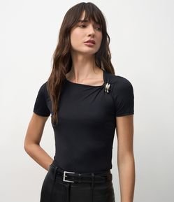 Blusa em Poliamida com Aviamento no Ombro