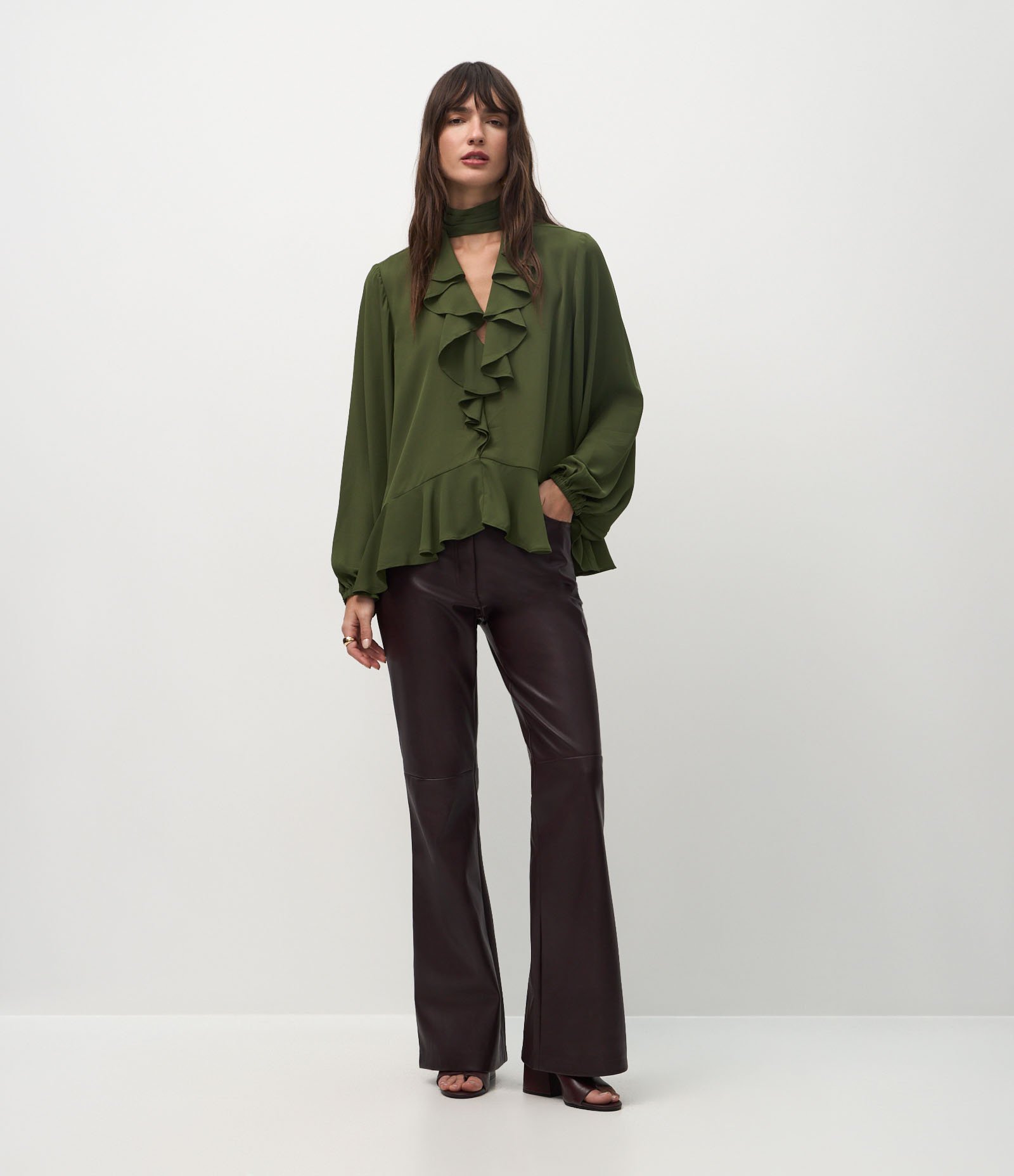 Calça Flare em PU com Five Pockets Estruturados Marrom 1