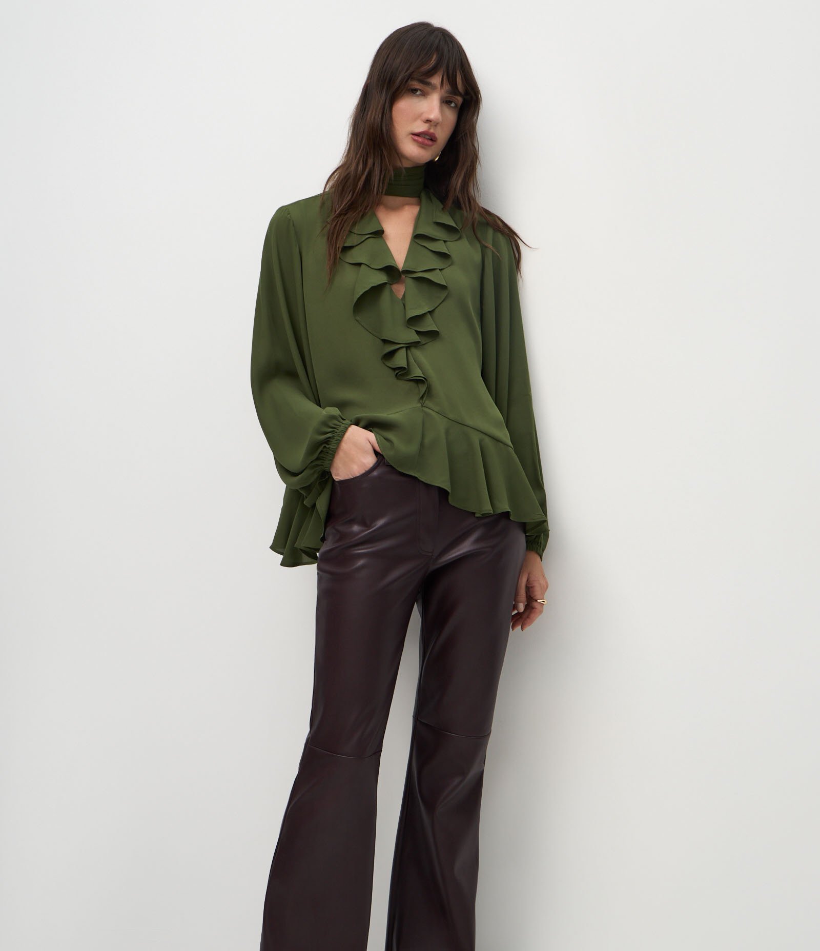 Calça Flare em PU com Five Pockets Estruturados Marrom 2
