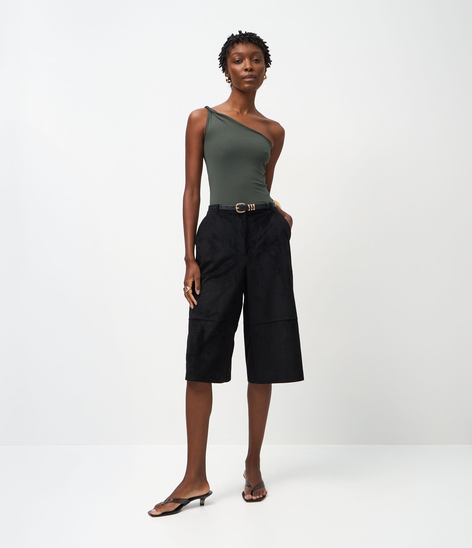 Body em Poliamida com Ombro Torcido Cinza 2