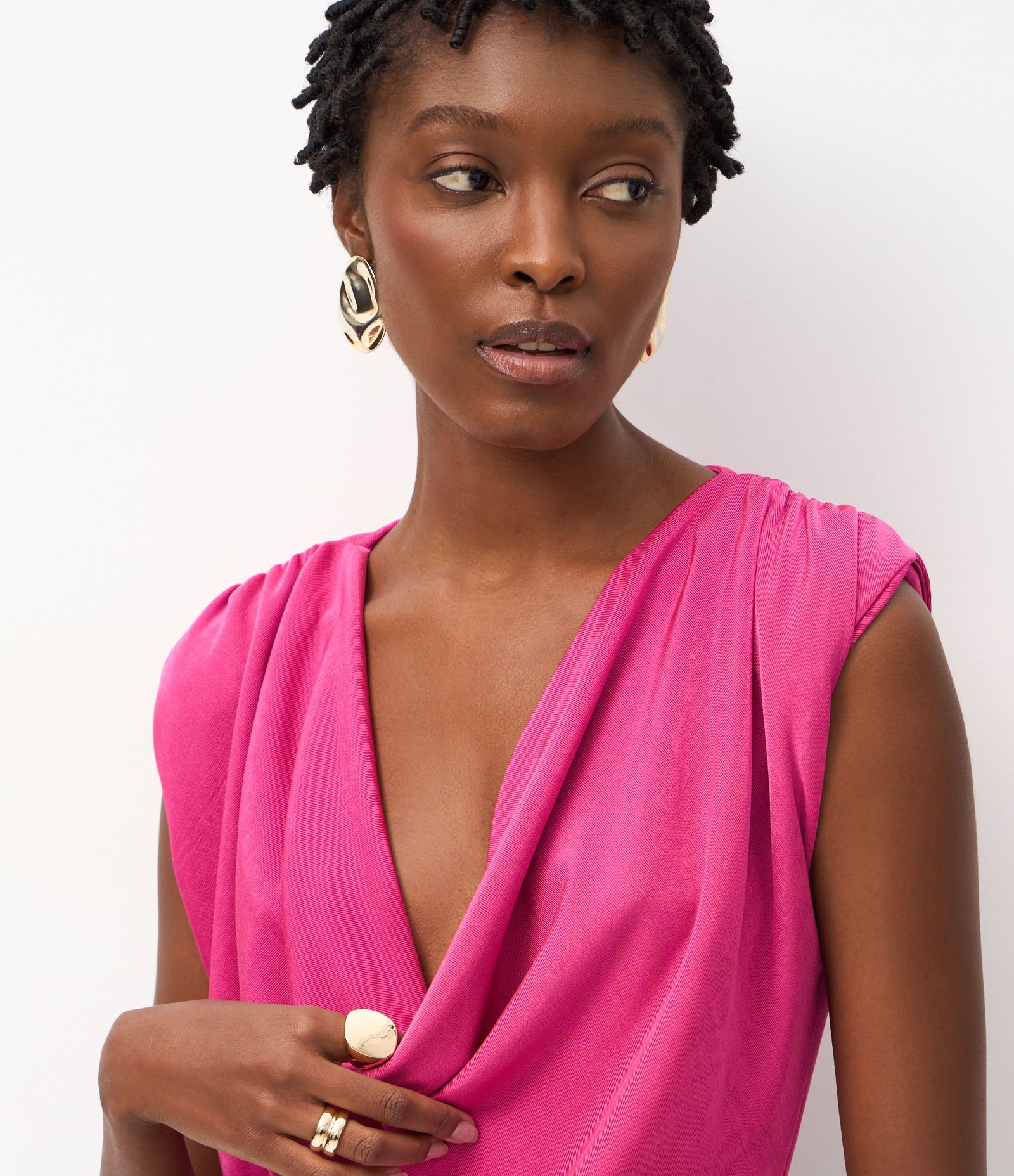 Blusa em Ribana com Ombreiras e Laterais Drapeadas Rosa 3