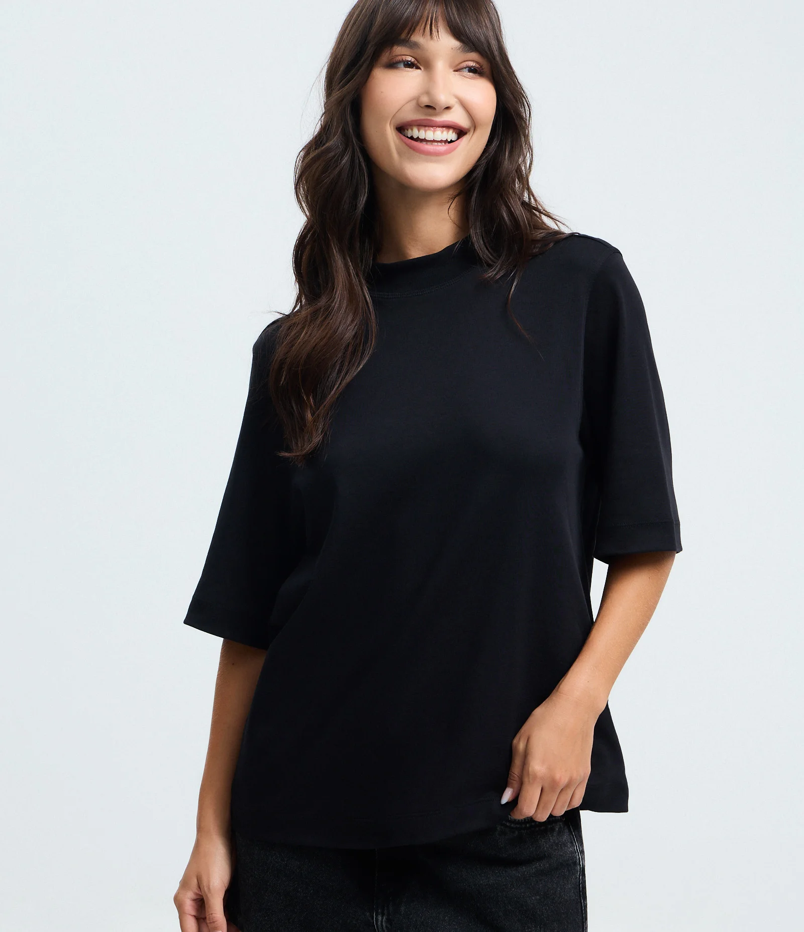 Blusa com Modelagem Alongada e Manga Ampla Preto 1