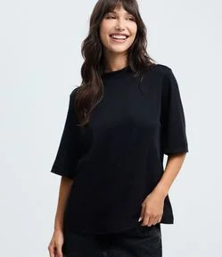 Blusa com Modelagem Alongada e Manga Ampla