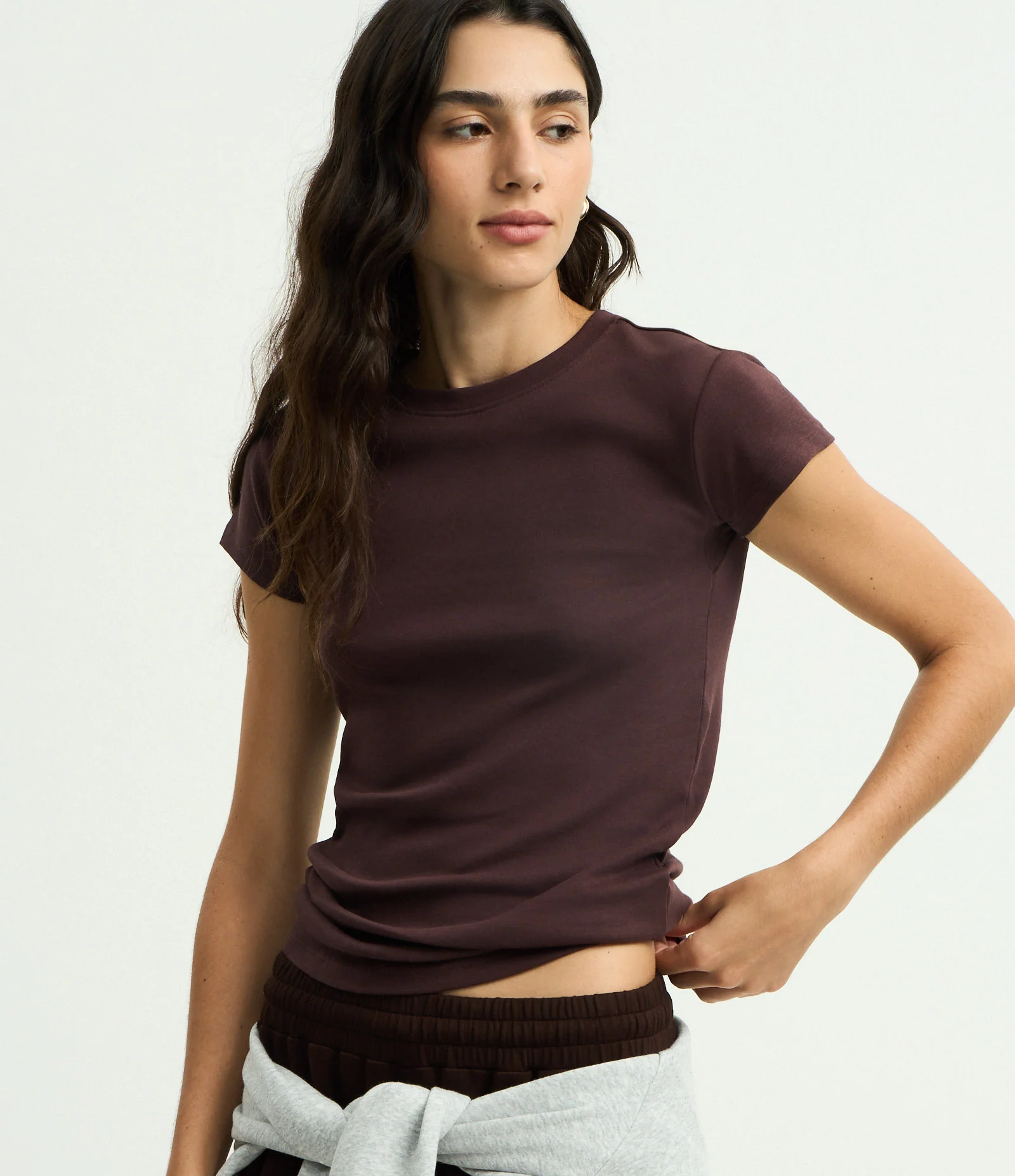 Blusa Básica Ajustada em Algodão com Gola Careca Marrom 1