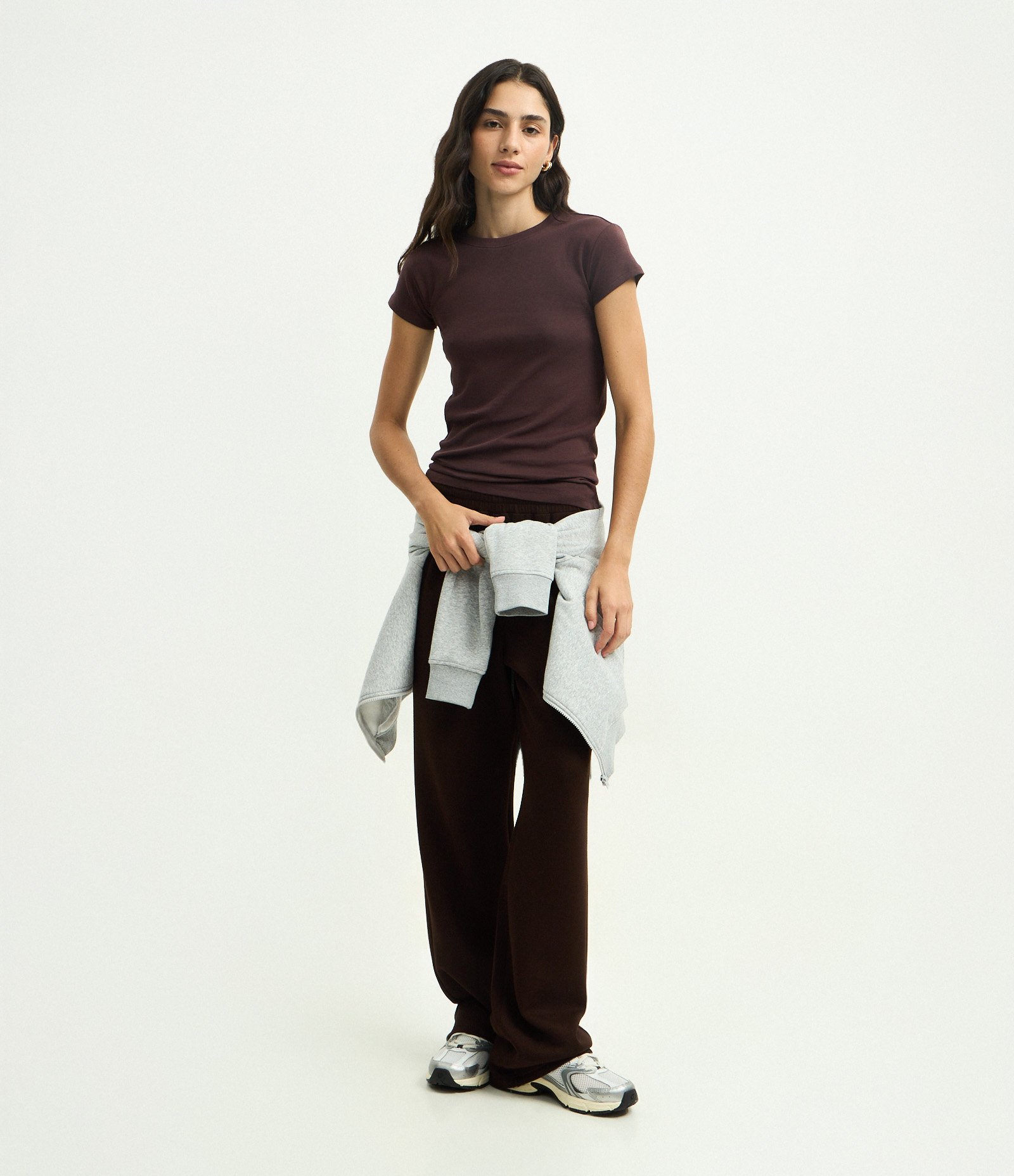 Blusa Básica Ajustada em Algodão com Gola Careca Marrom 2