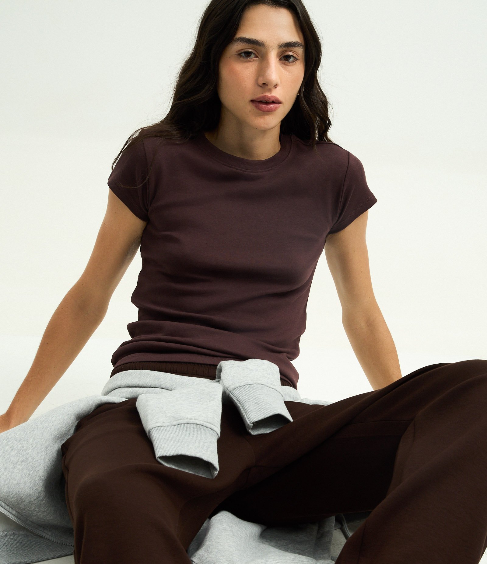 Blusa Básica Ajustada em Algodão com Gola Careca Marrom 4