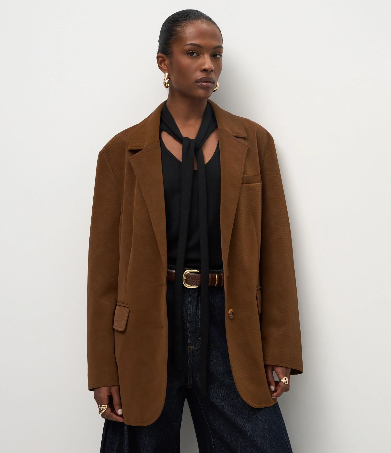 Blazer Oversized em Suede com Gola e Bolsos de Lapela Marrom 1