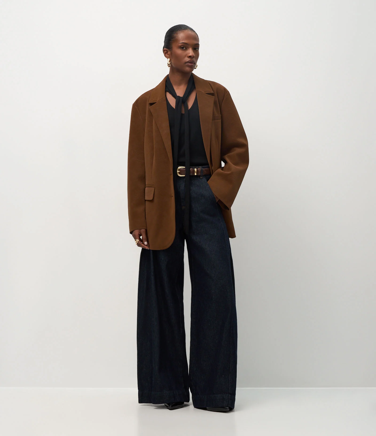 Blazer Oversized em Suede com Gola e Bolsos de Lapela Marrom 2