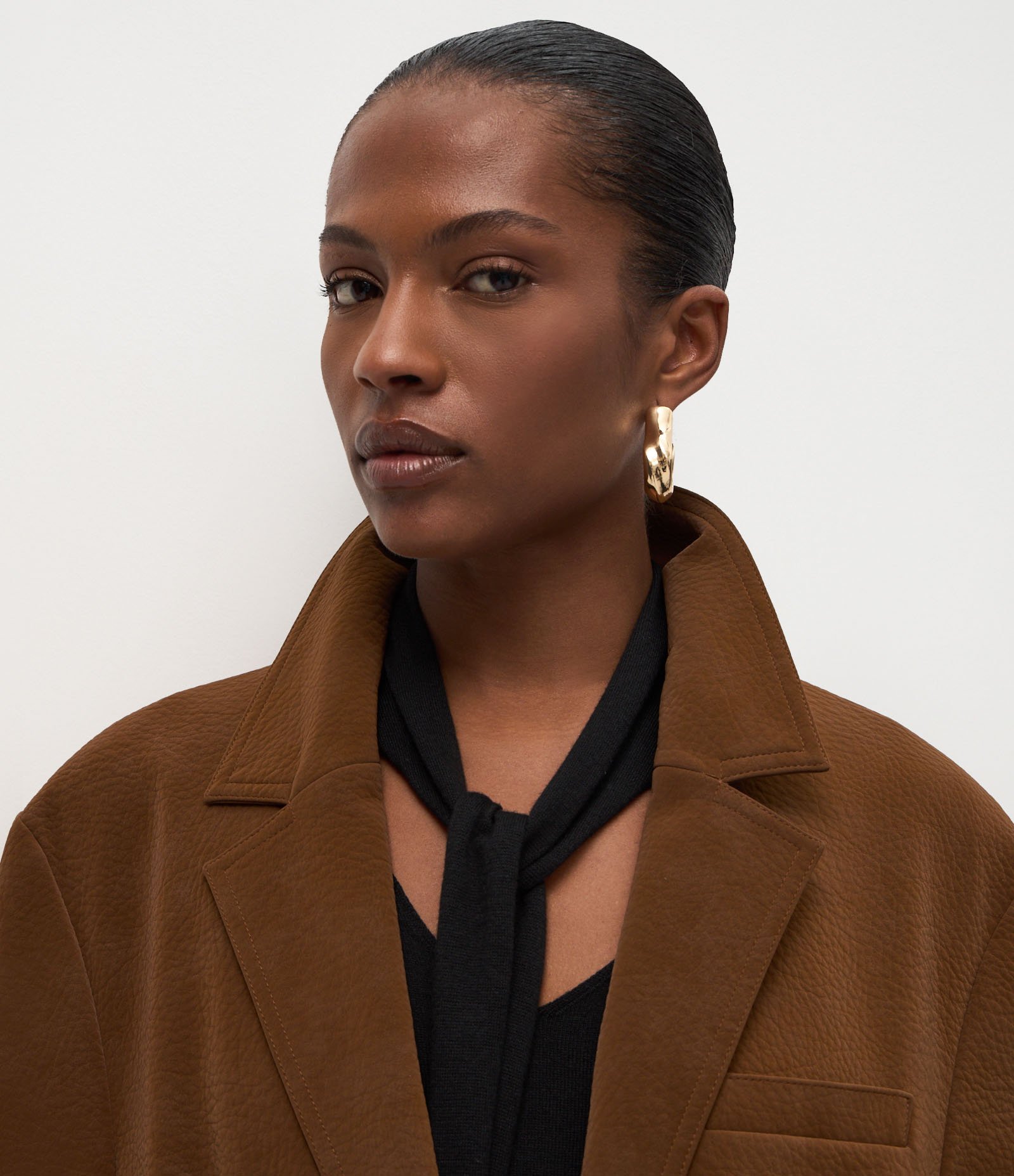 Blazer Oversized em Suede com Gola e Bolsos de Lapela Marrom 3