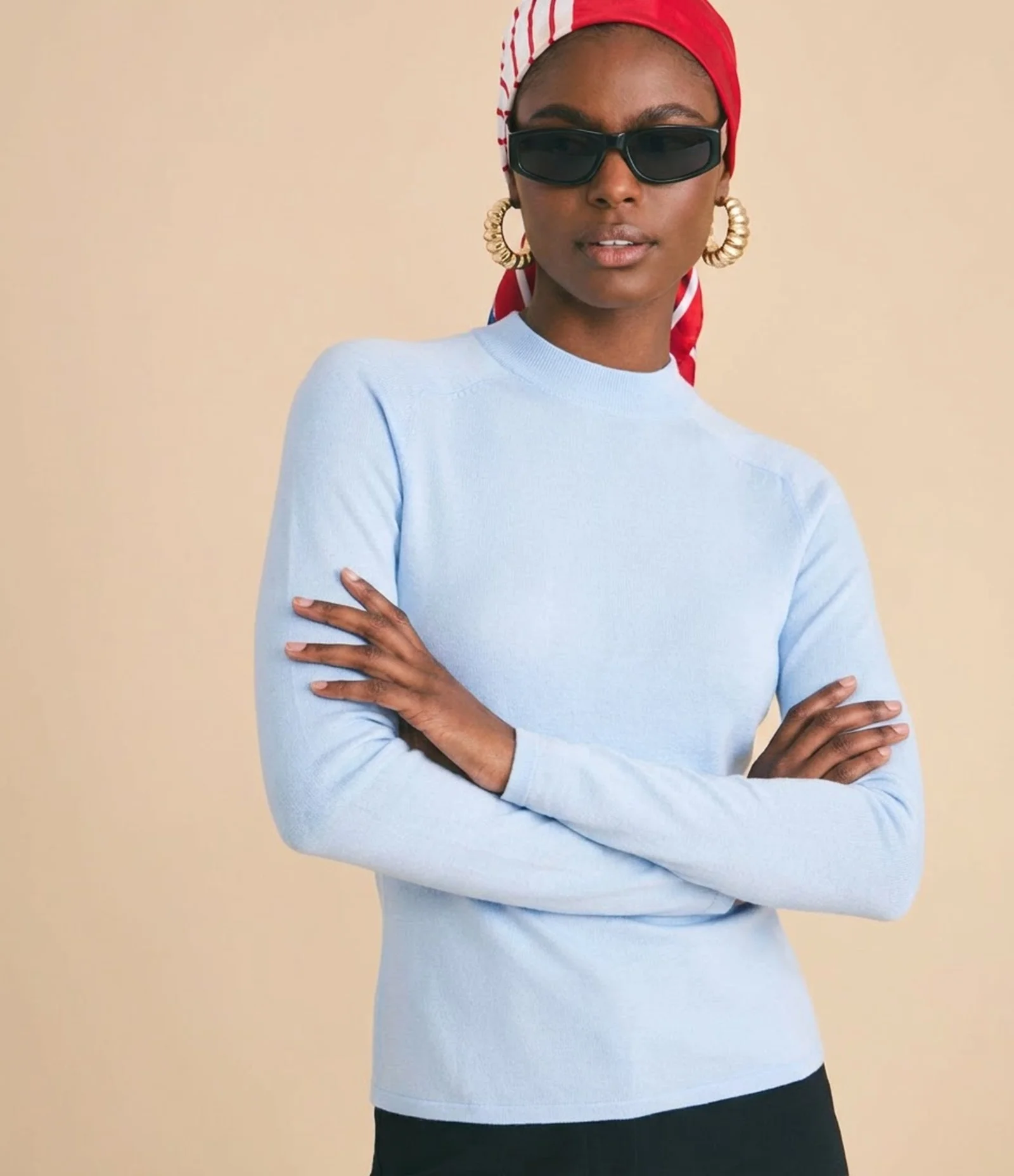 Blusa em Tricô com Golinha Alta e Transparência Azul 1